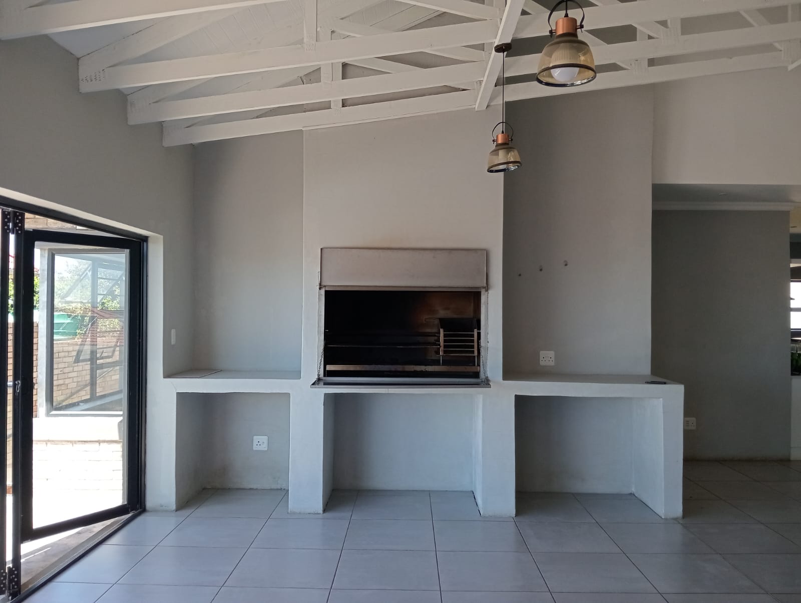 To Let 3 Bedroom Property for Rent in Wavecrest Eastern Cape